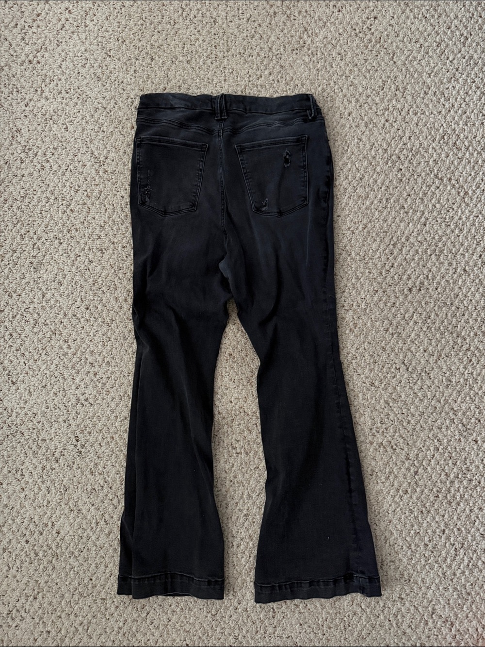 Good American Jeans with Subtle Distress   SIZE: 14-16 (fits everyone line) - Picture 3 of 4